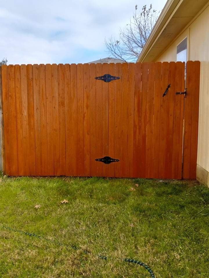 wood-fence-stain.jpg
