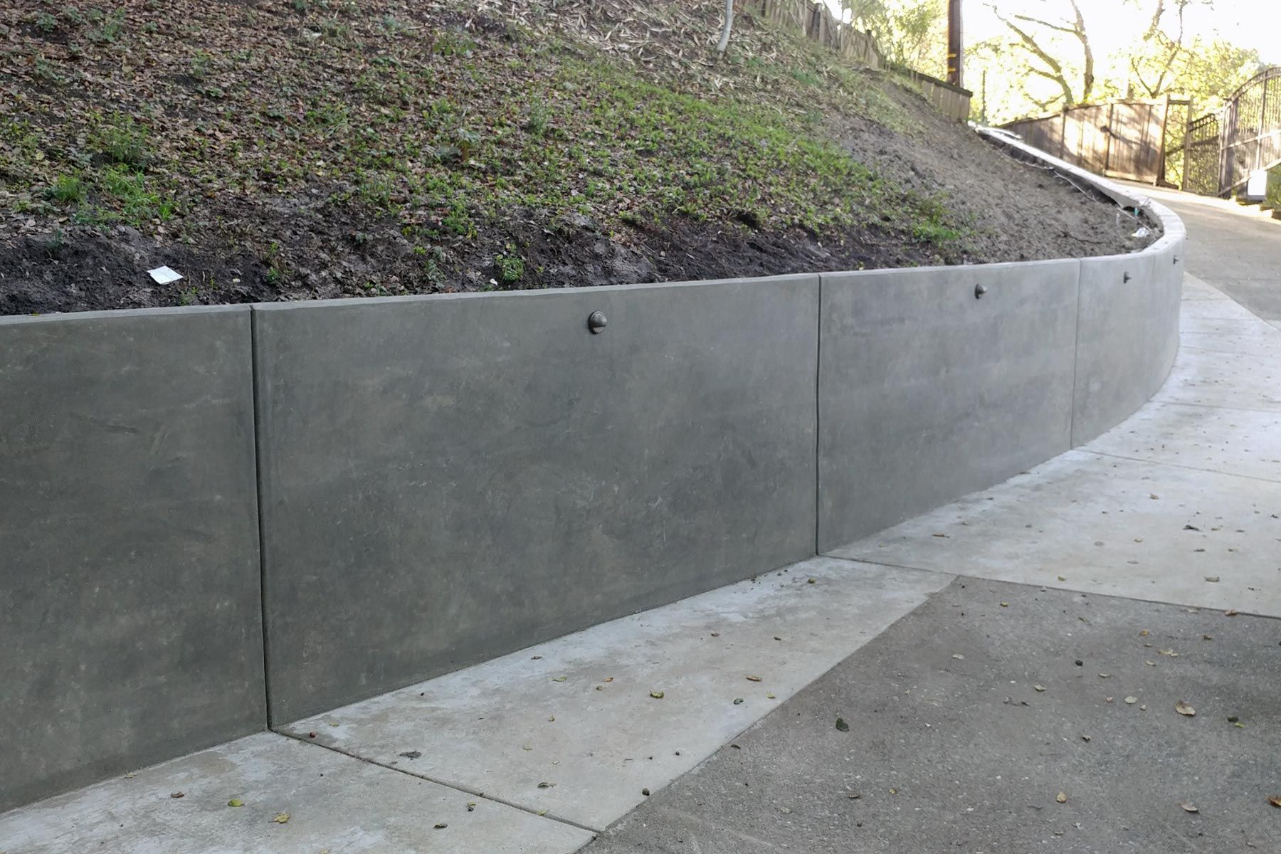 Wall retaining blocks inter locking — Benny’s Concrete Formwork & Reinforcement in Northern Rivers, NSW