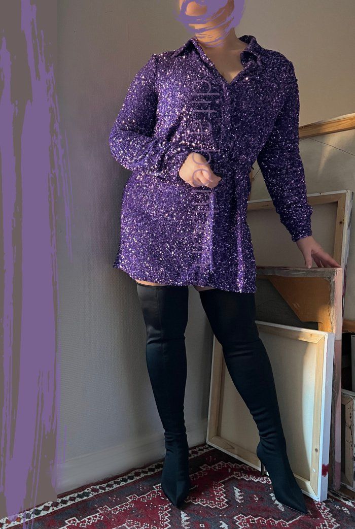 mature companion dita in europe