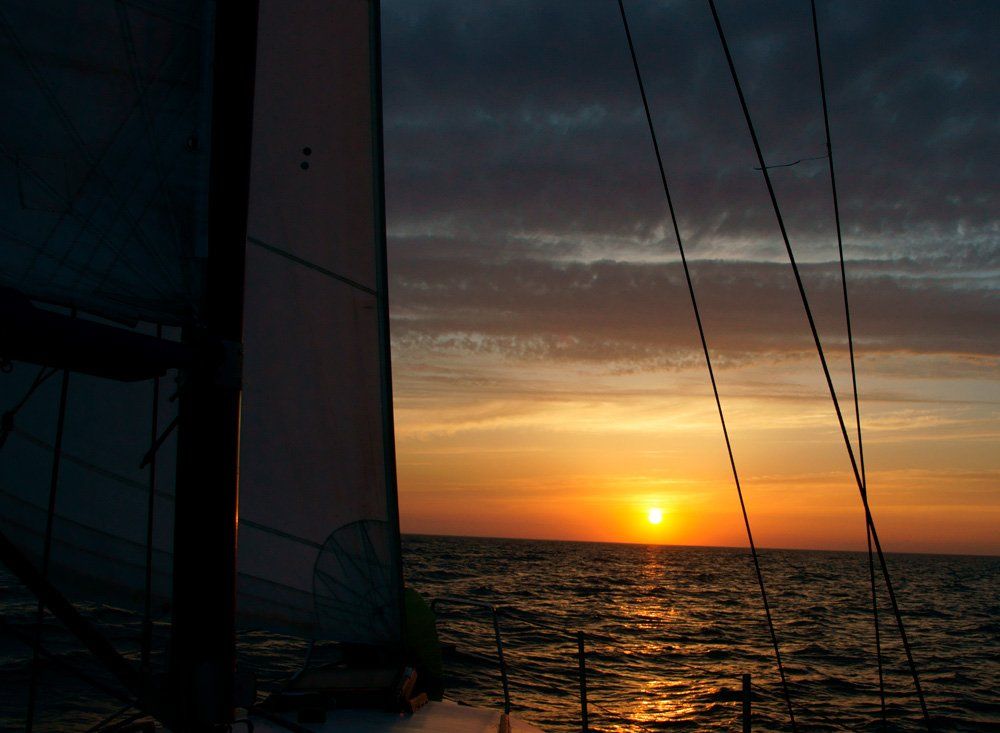 Build up your night sail hours with Solent Sailing