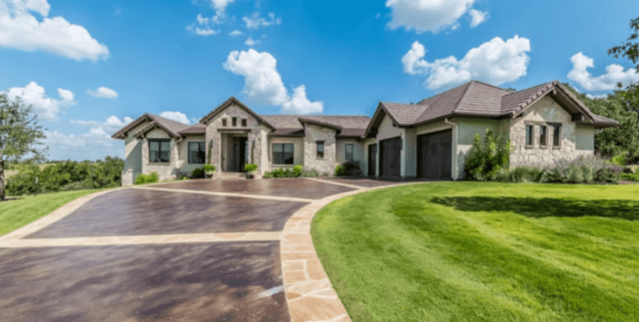 Concrete company pours a new custom driveway in warrenville, IL
