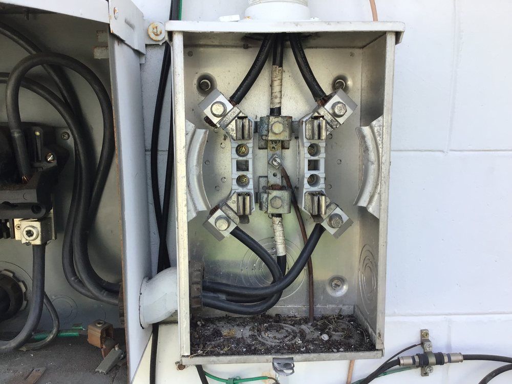 Gallery Image | Nominal Voltage