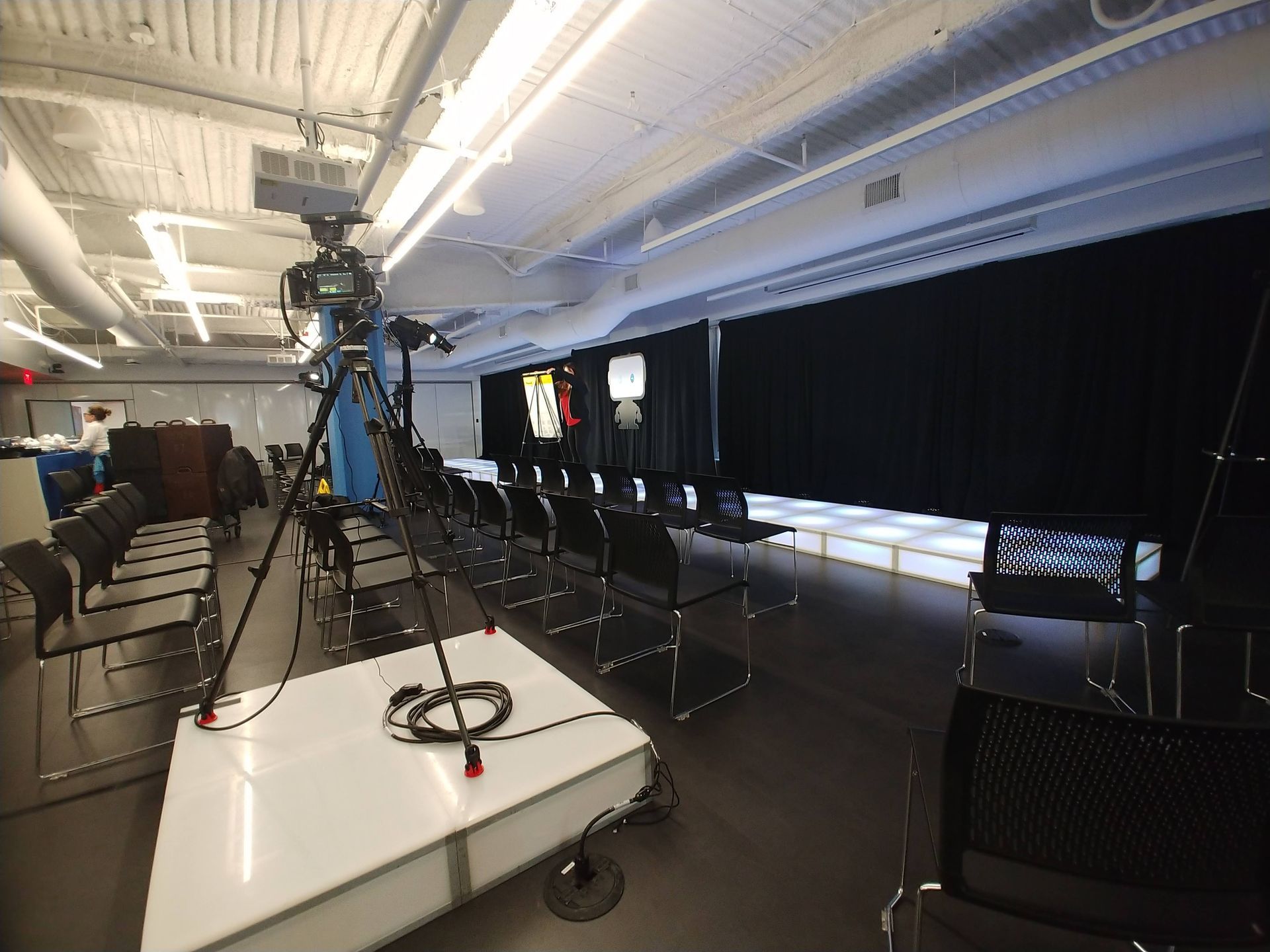 Boston Wireless Uplighting - Soft White