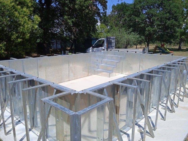 Struttura per costruzione piscina