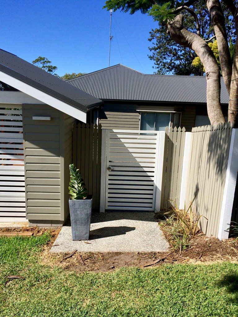 Louvered Gates & Screens works