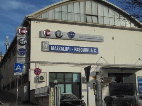 centro per la riparazione di autoveicoli