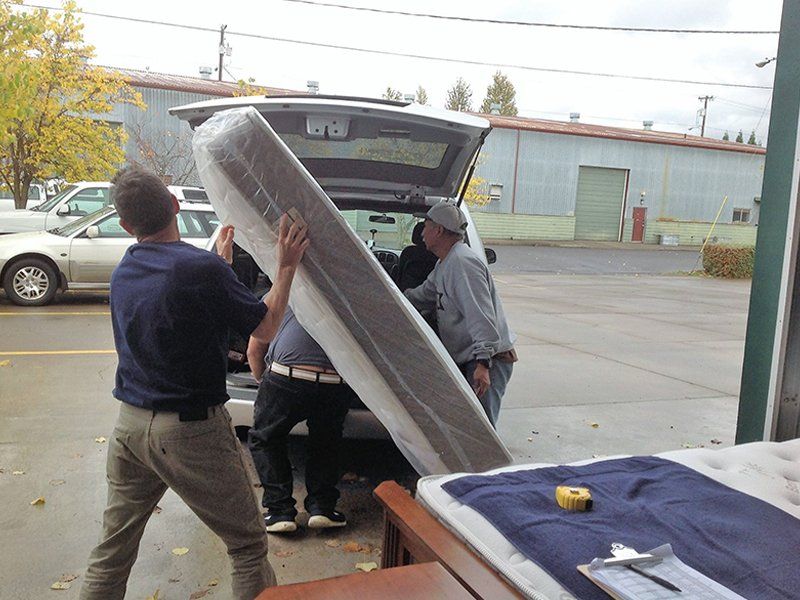 Putting The Mattress Inside A Car