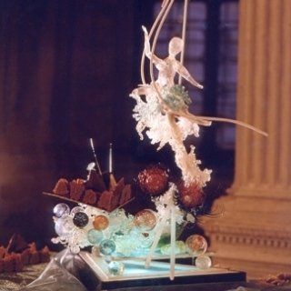 Creazione di cake design che celebra l'arte vetraia veneziana