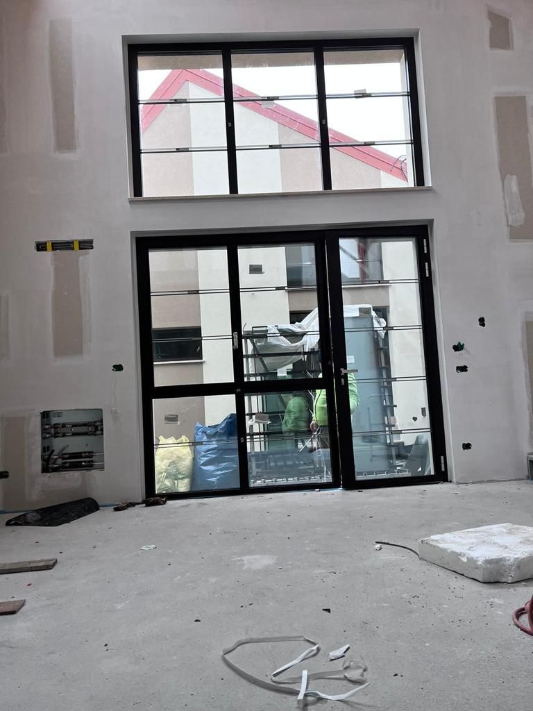 infissi ingresso palazzina