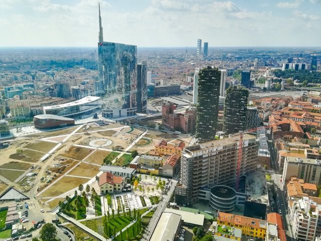 Foto aerea dello skyline di Milano 