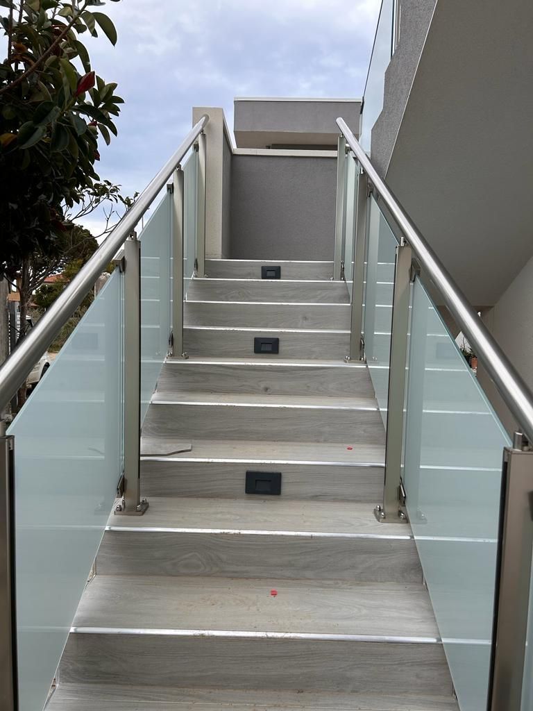 ringhiera scala alluminio e vetro