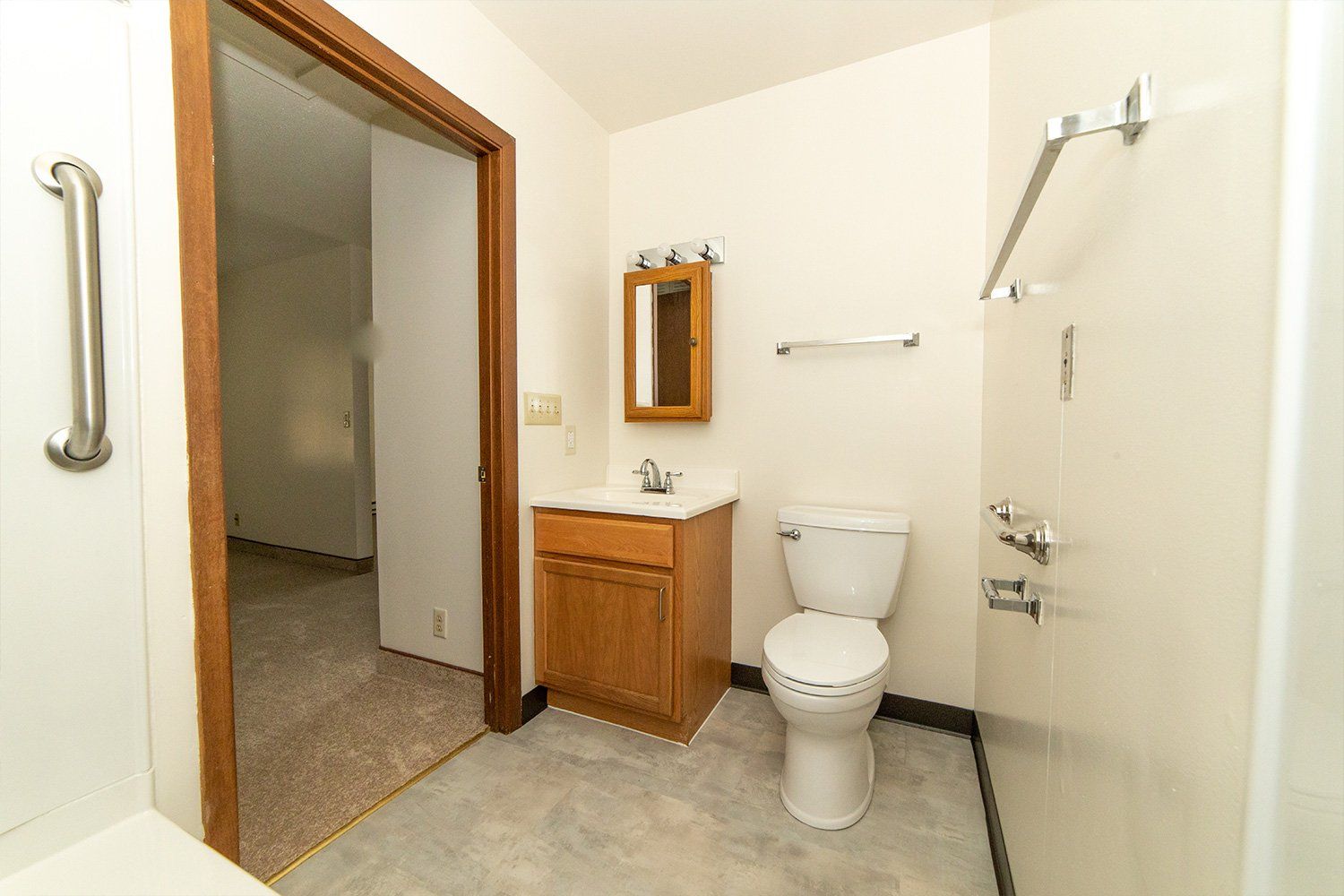Apartment House Bathroom — Peoria, IL — St. Sharbel Village Apartments