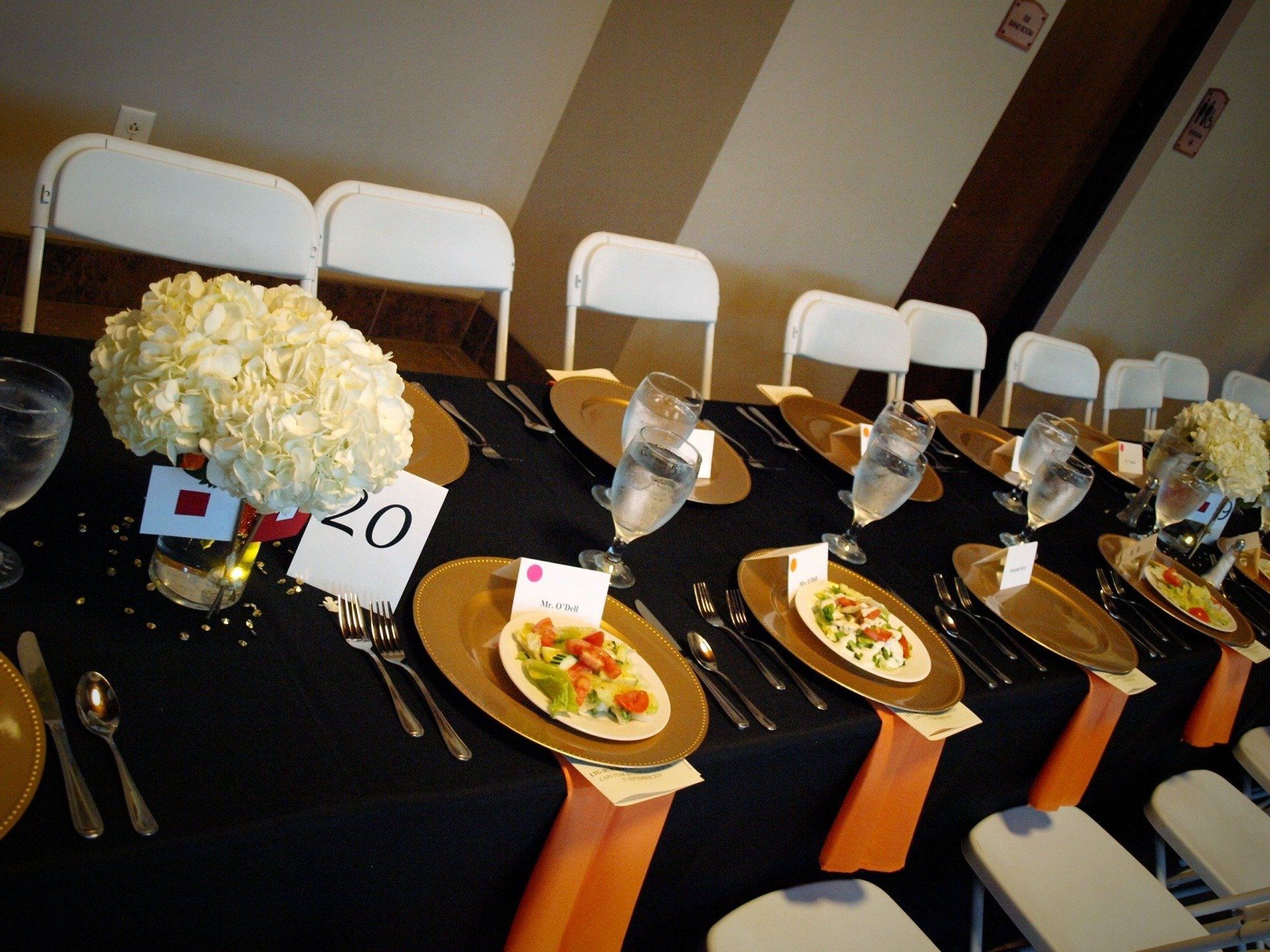 long table set up at the Botanical Gardens venue