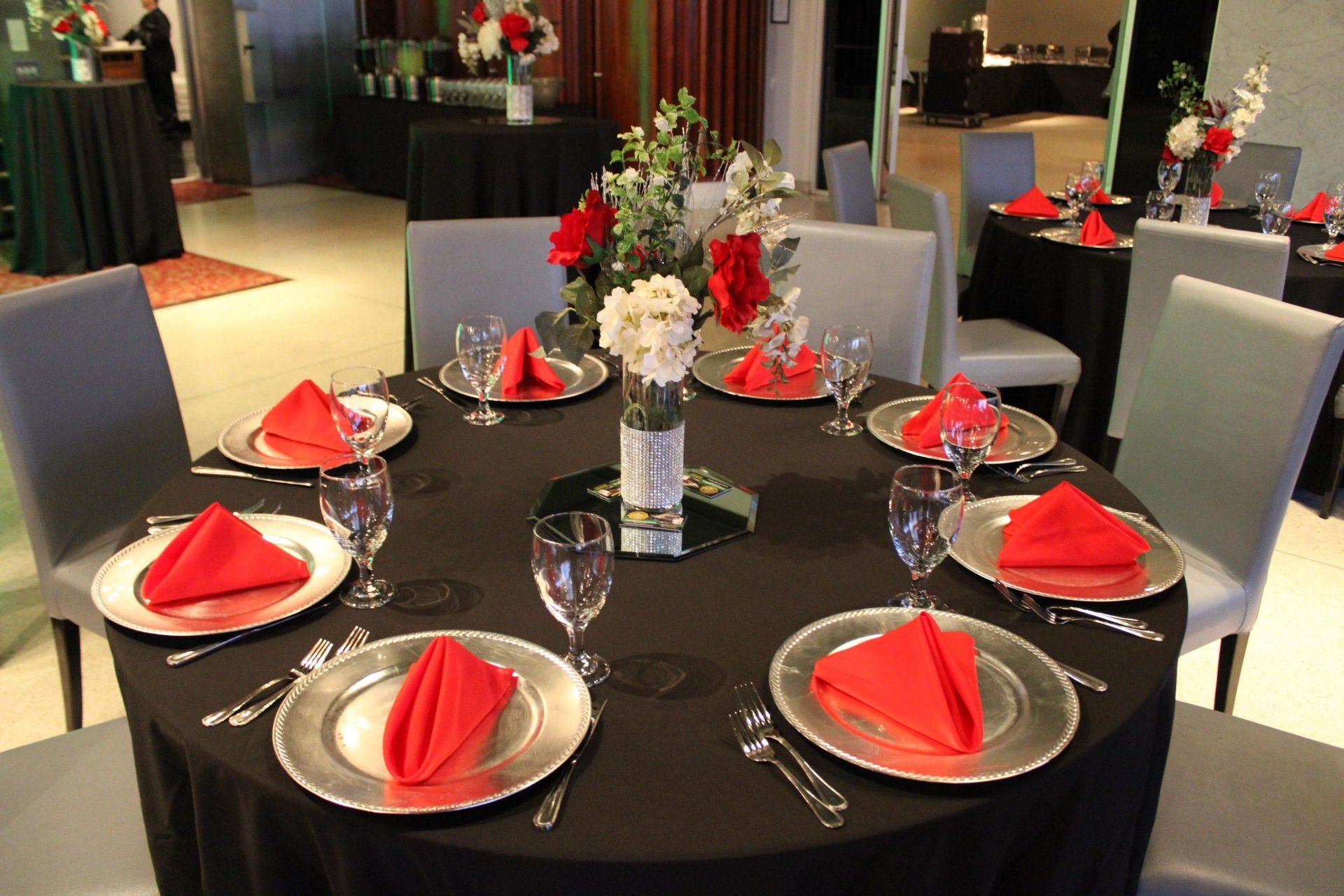 table setting with floral centerpeice at Southeastern North Carolina Agricultural Center