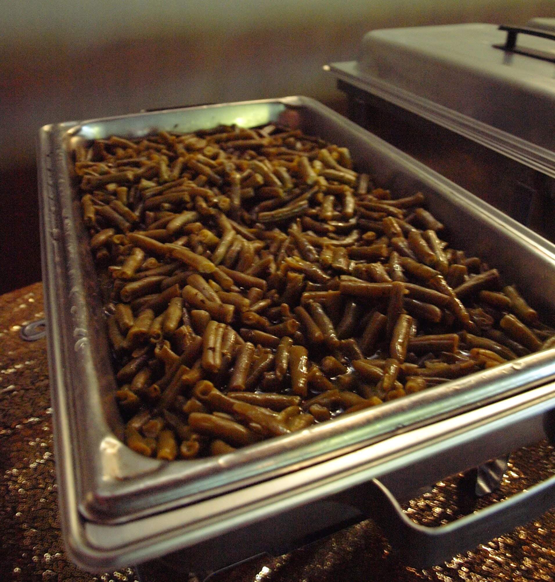 buffet pan filled with grean beans