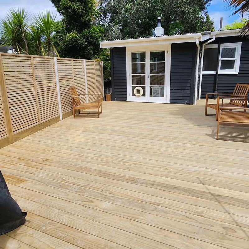 Outdoor-Renovations-Auckland_Decking_Stairs_Space_Area_Builder_Construction_Large-Timber-Deck
