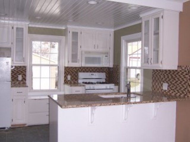 Kitchen in 308 S 49 St | DiBar Enterprises