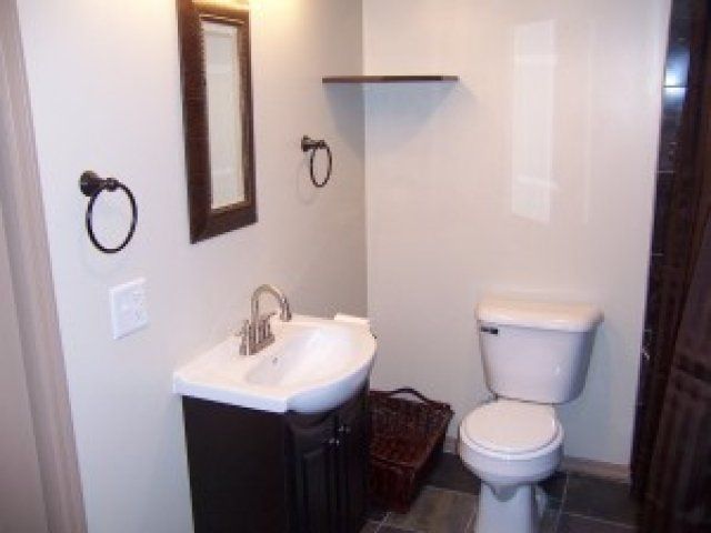 Bathroom in 308 S 49 St | DiBar Enterprises