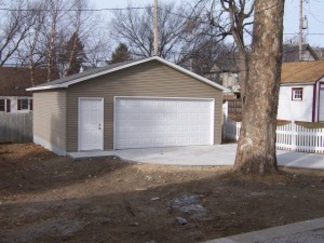 Rear garage of 308 S 49 St | DiBar Enterprises