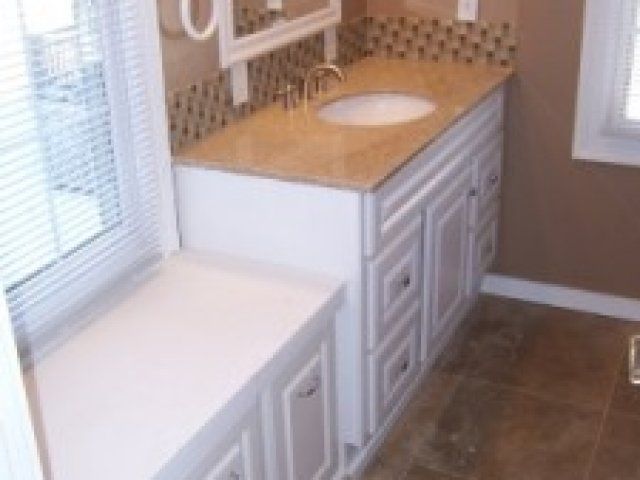 Bathroom of 308 S 49 St | DiBar Enterprises