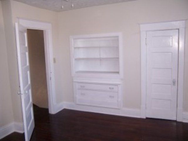 Bedroom with installed shelving in 4205 Pacific St | DiBar Enterprises