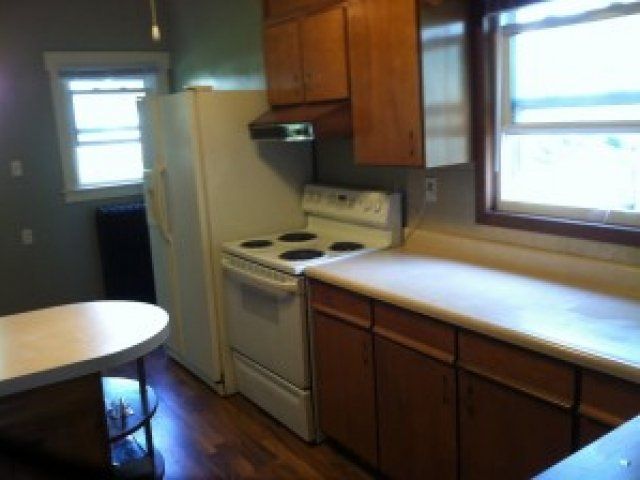 Interior of front door of 842 S 35 Ave | DiBar Enterprises