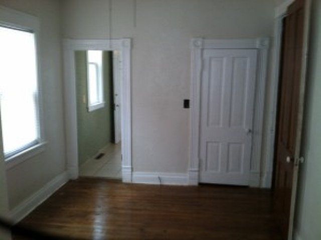 Interior of 842 S 35 Ave | DiBar Enterprises