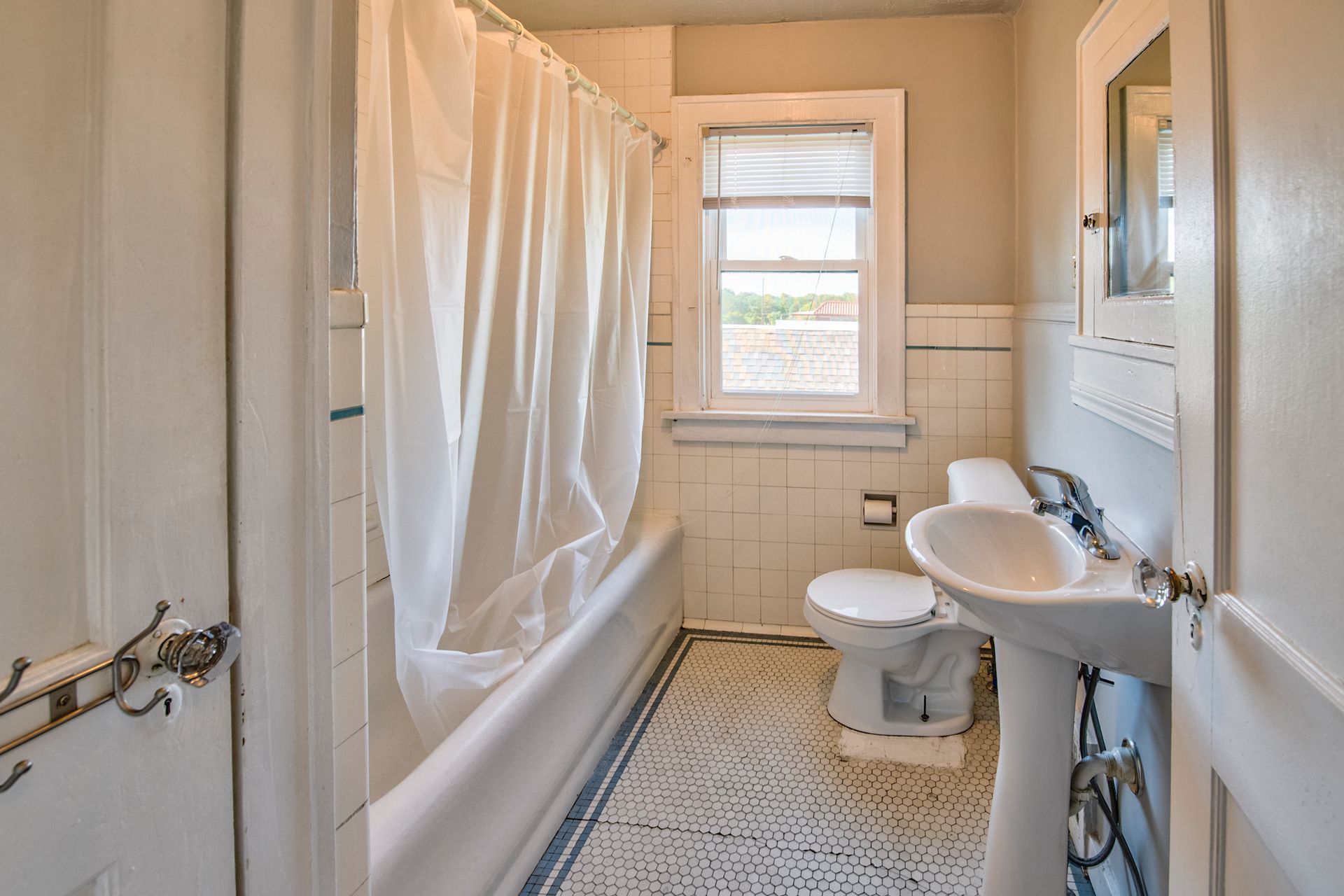 563 s 35th street bathroom