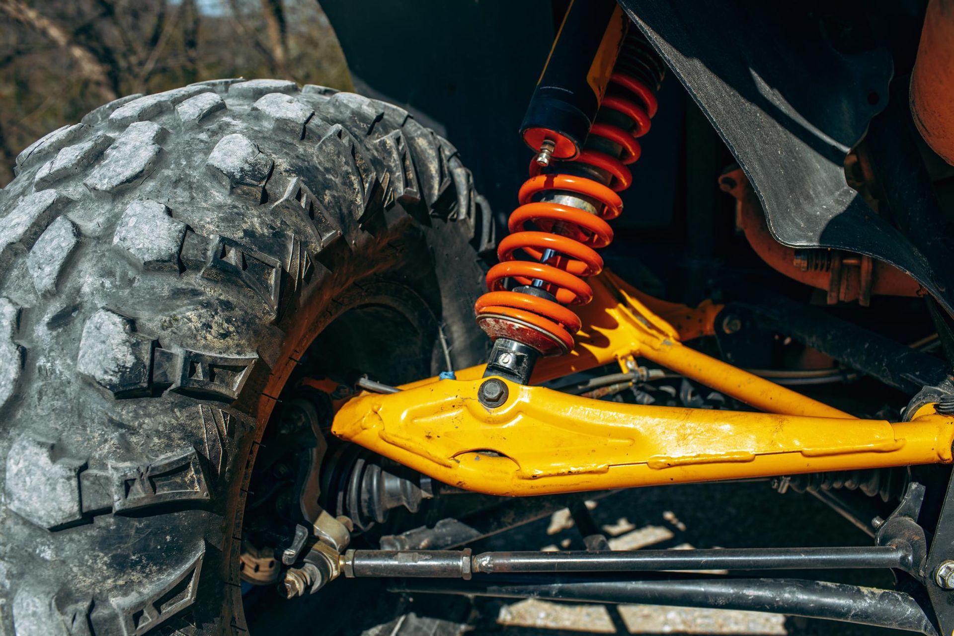 Signs of Bad Shock Absorbers | inMOTION Auto Care Blog