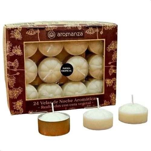 Caja de velas de aromaterapia. Caja marrón con ventana que muestra velas blancas. Tres velas al frente.