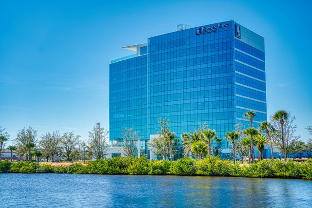 commercial+roofing+in+daytona+beach+brown+and+brown+building.