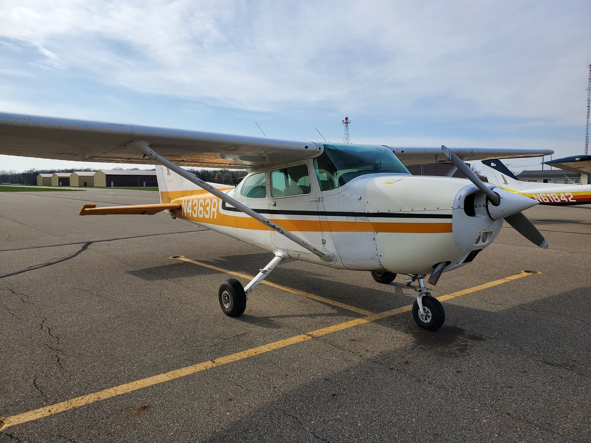 Cessna C-172 Plane Rates at SkyWalker Flying in Adrian, Michigan