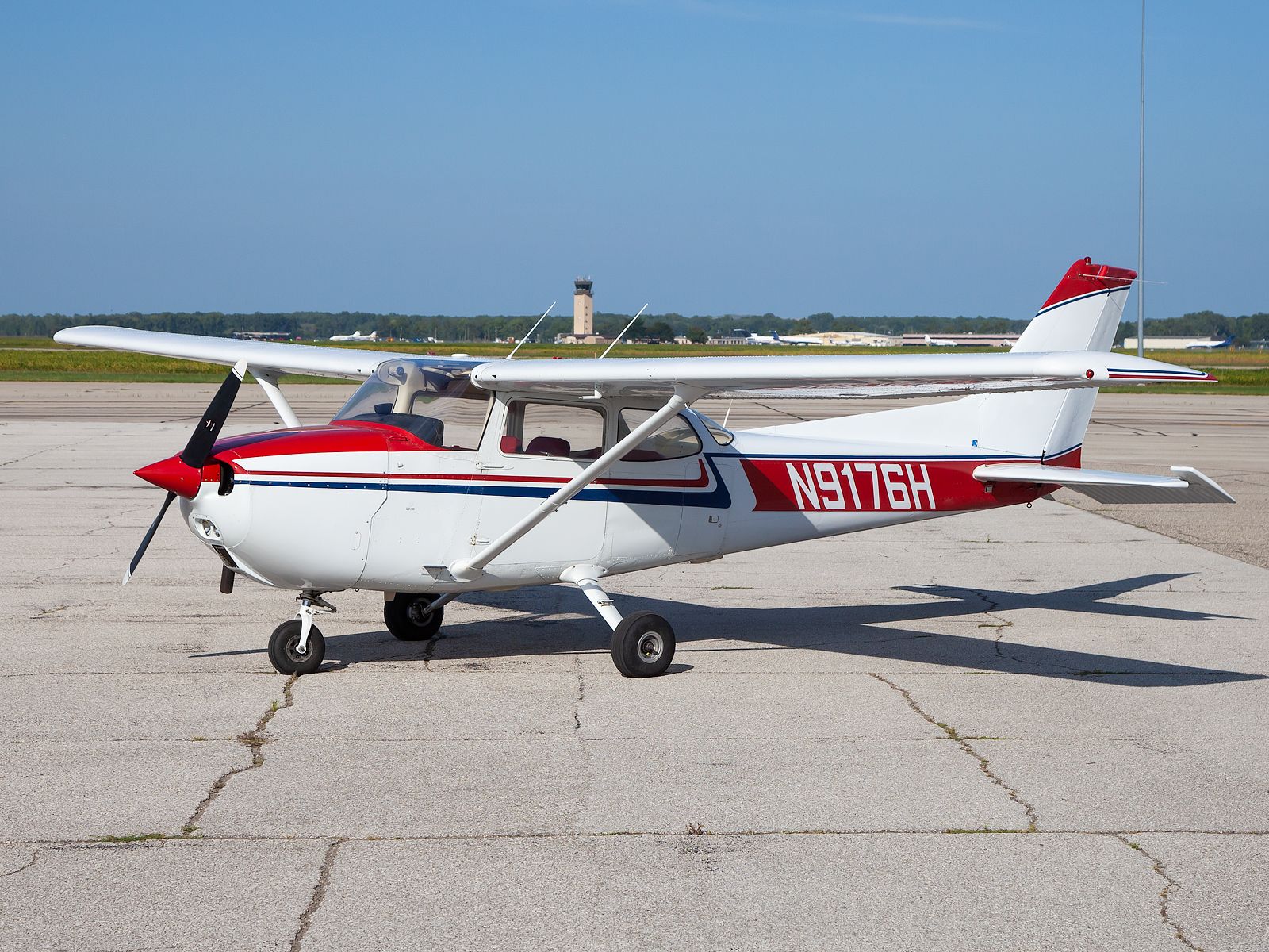 Cessna C-172 Plane Rates at SkyWalker Flying in Adrian, Michigan