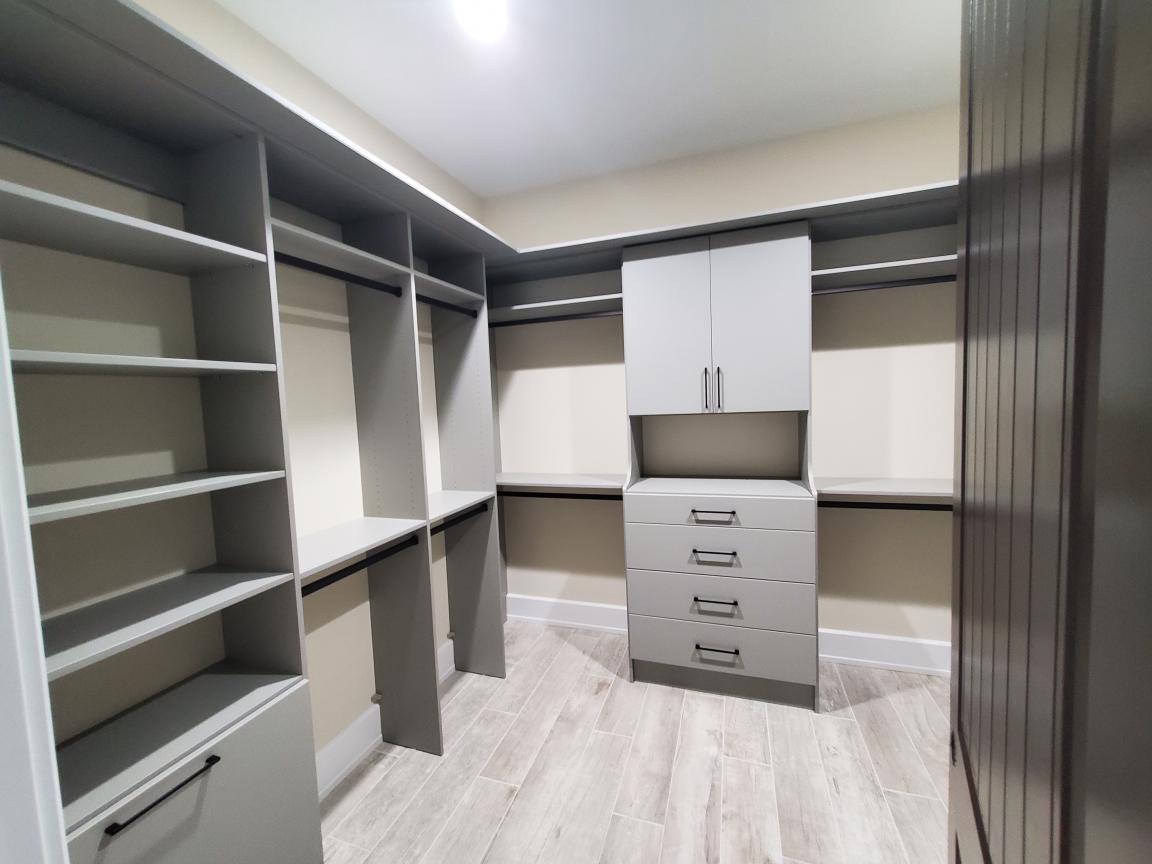 Custom Closet System