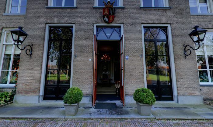 De entree van Stadspaleis Hotel OldRuitenborgh