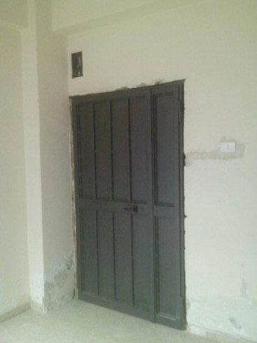 portone corazzato grigio