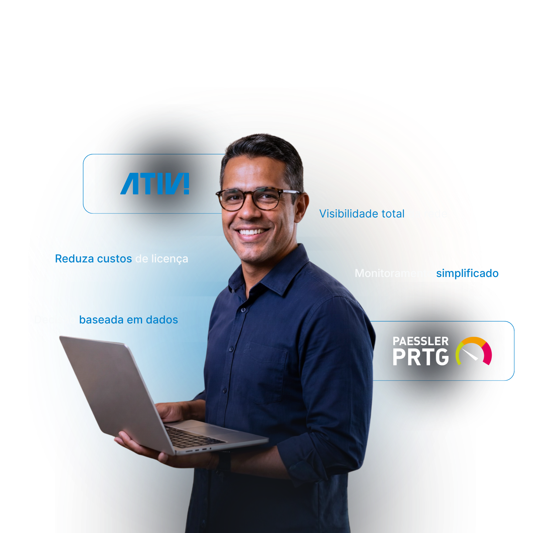 Mulher trabalhando no computador à noite.