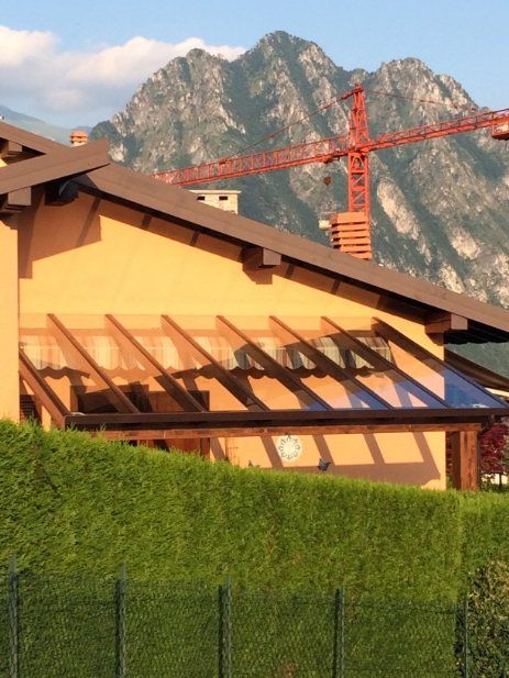 Struttura copertura in legno con vetro