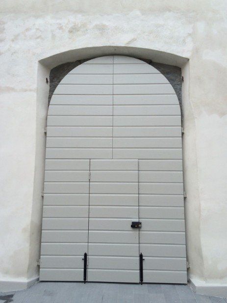 Portone per esterni in legno