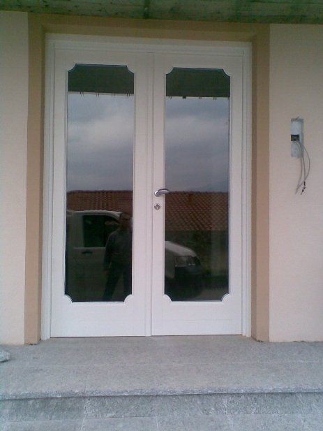 Porta-finestra in legno