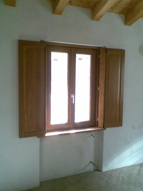Finestra in legno