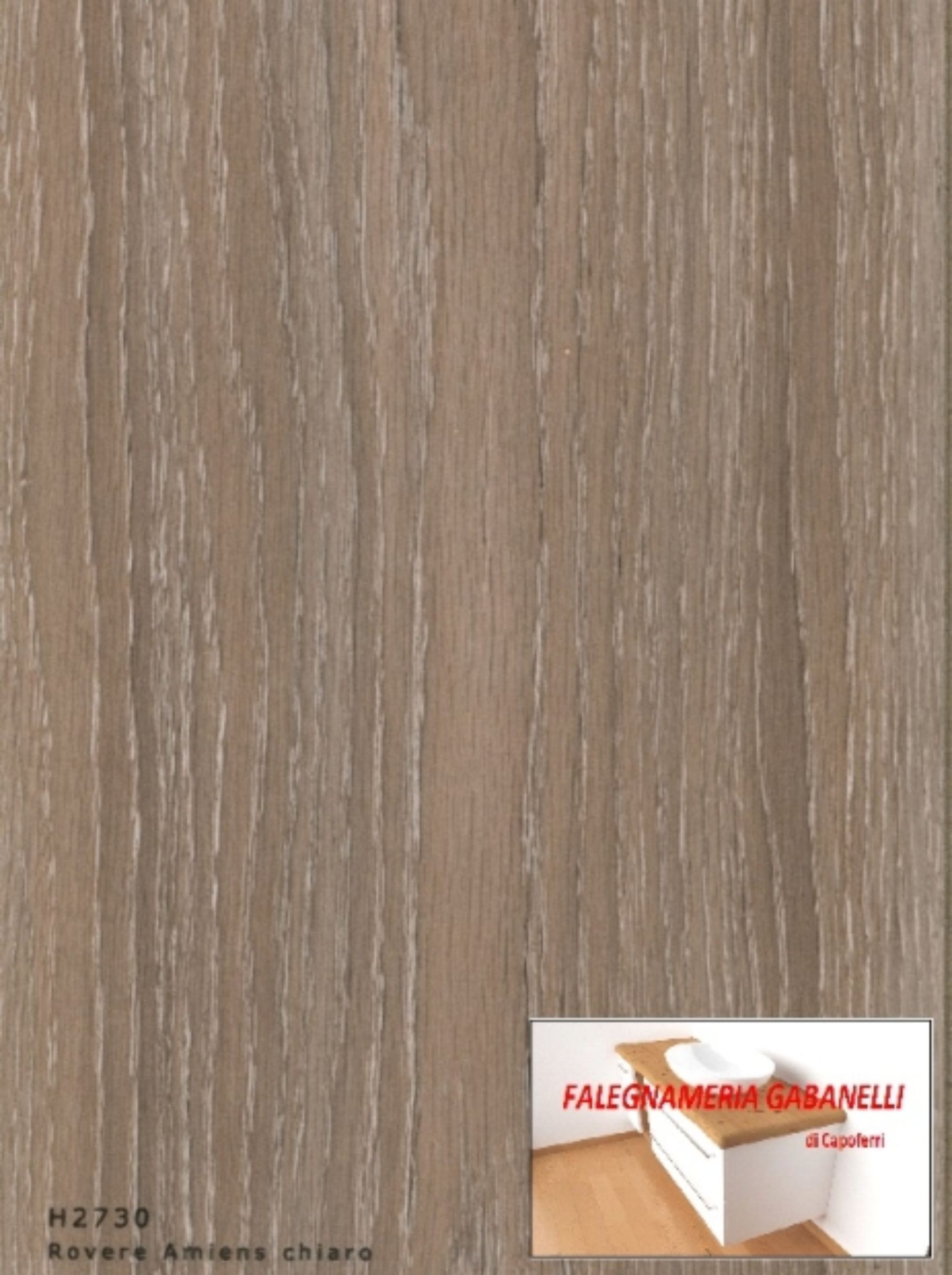 pavimento in laminato scuro