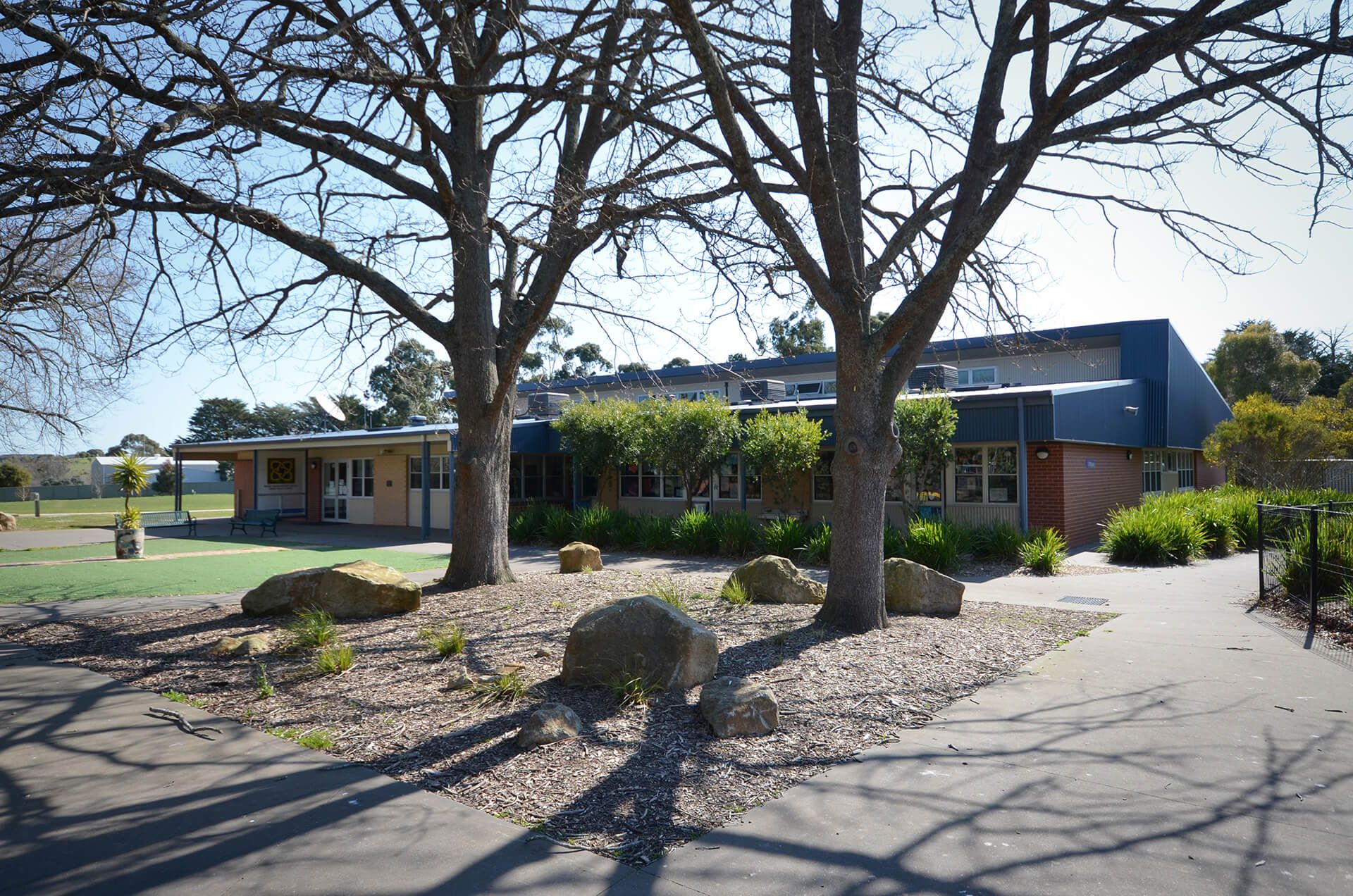 Woady Yaloak Primary School, Exterior