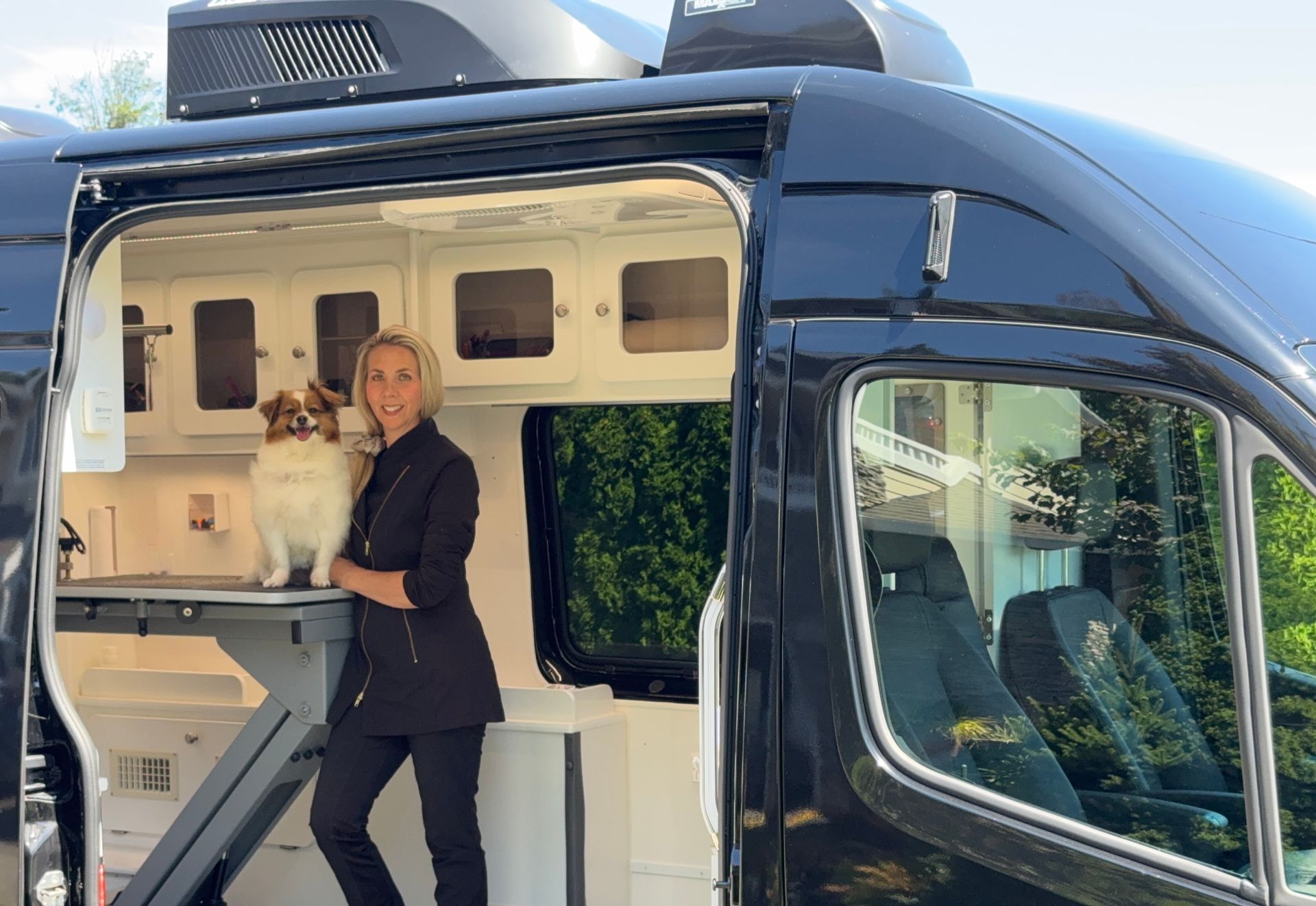 mobile dog groomer