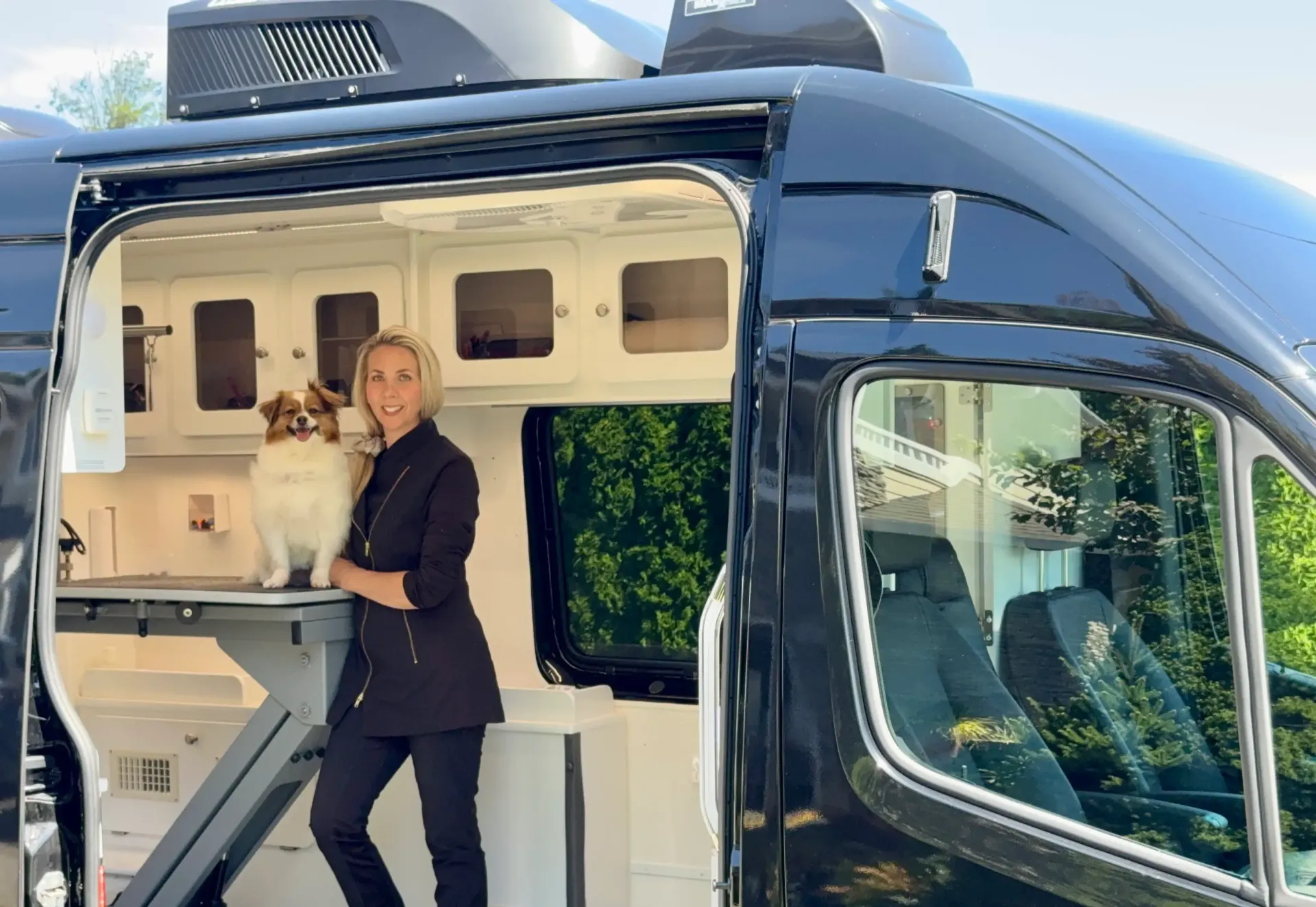 Luxury mobile dog grooming van Kirkland, WA. Urban Doggie Mobile Dog Grooming.