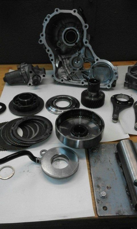 vari componenti di una vettura