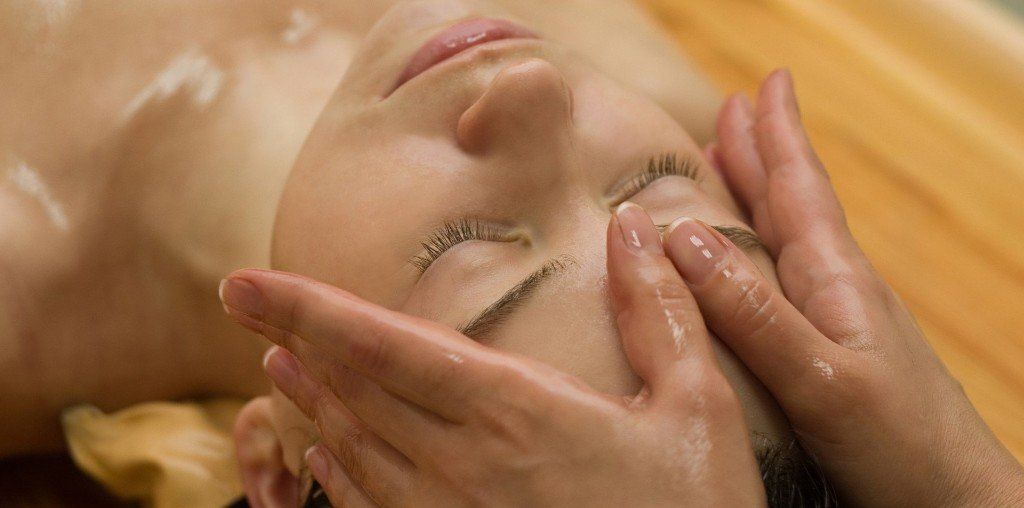 Forehead massage