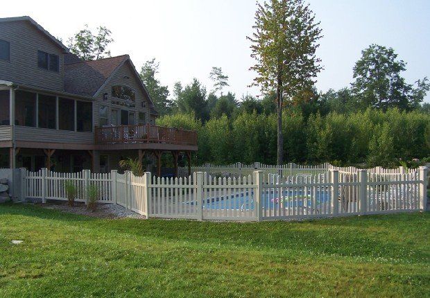 Spaced Picket Vinyl Fence Company in Conway & Ossipee, NH; Windham & Farmington, ME