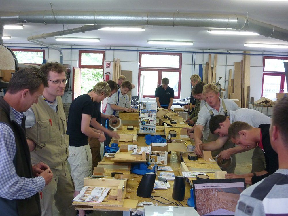 Schulung zur Verarbeitung von Dichtungsmaterialien