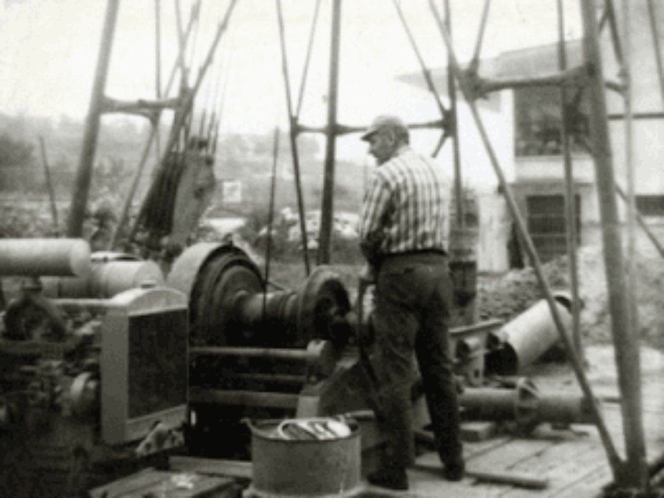 Trivellazione in vecchia foto